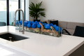 Cache-pot en verre plat 120 cm avec orchidées bleues