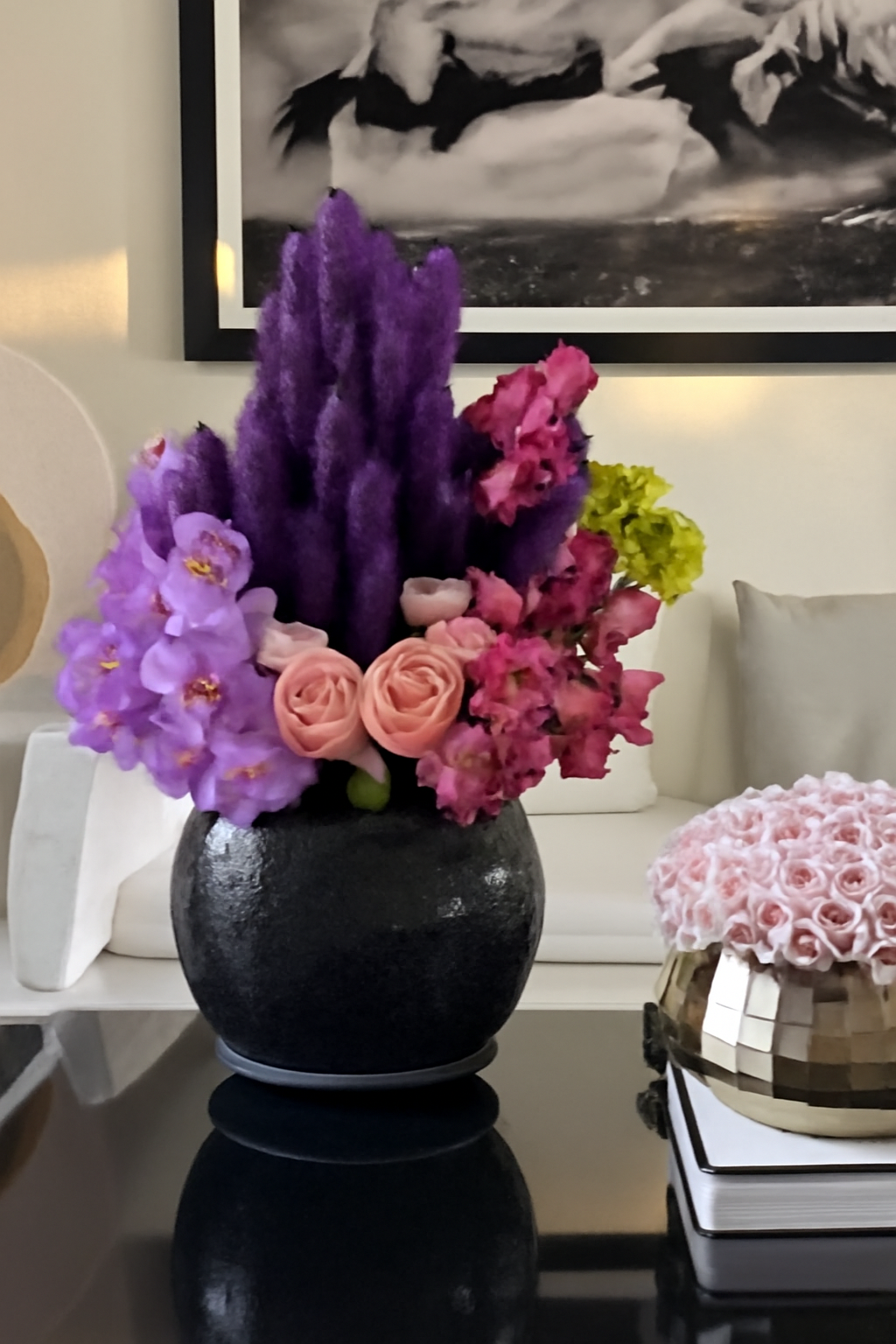 Vase noir aux fleurs