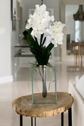 Vase flottant en aluminium avec orchidées Vanda