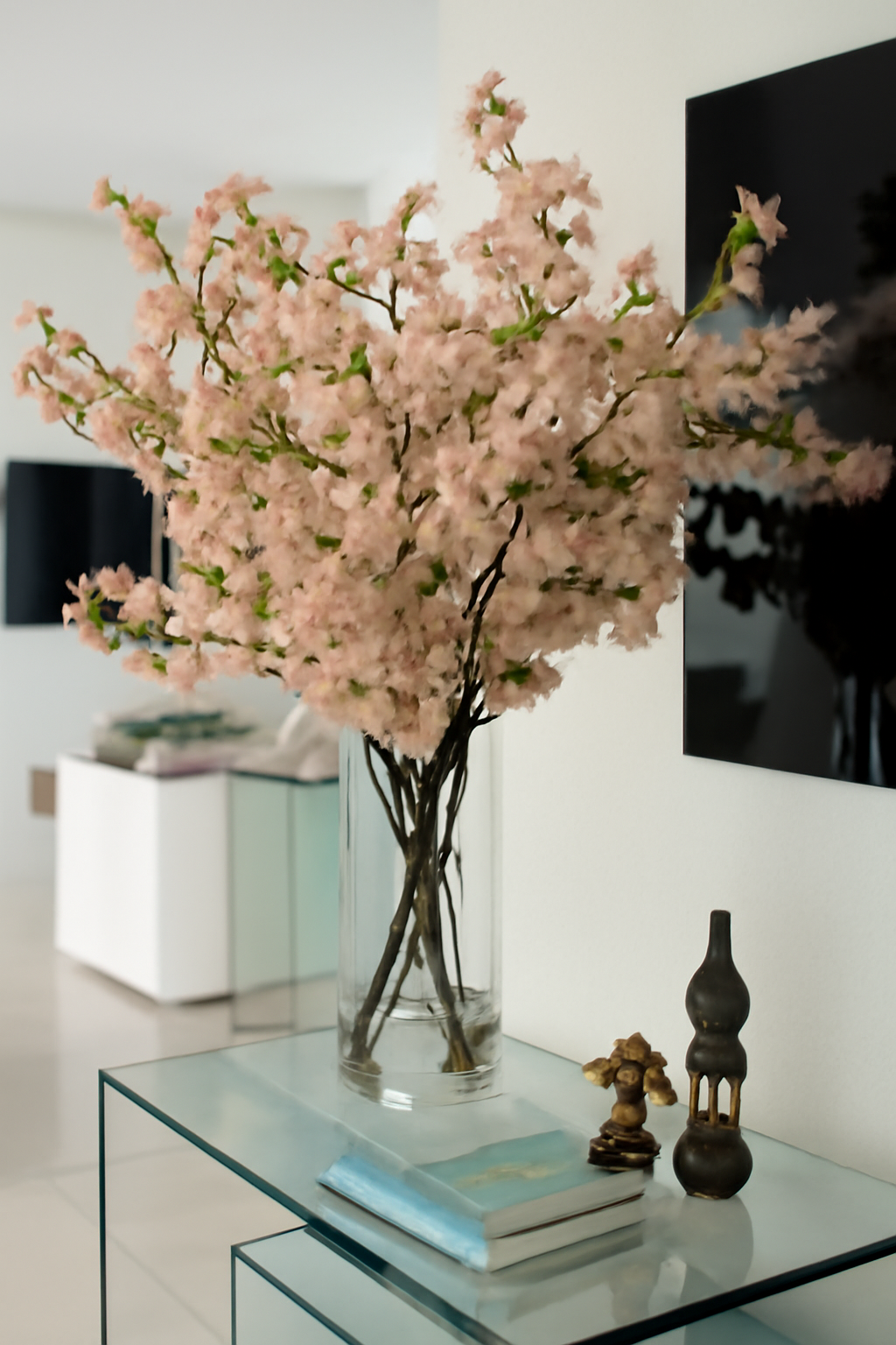 Fleurs de cerisier roses dans cylindre en verre 40 cm