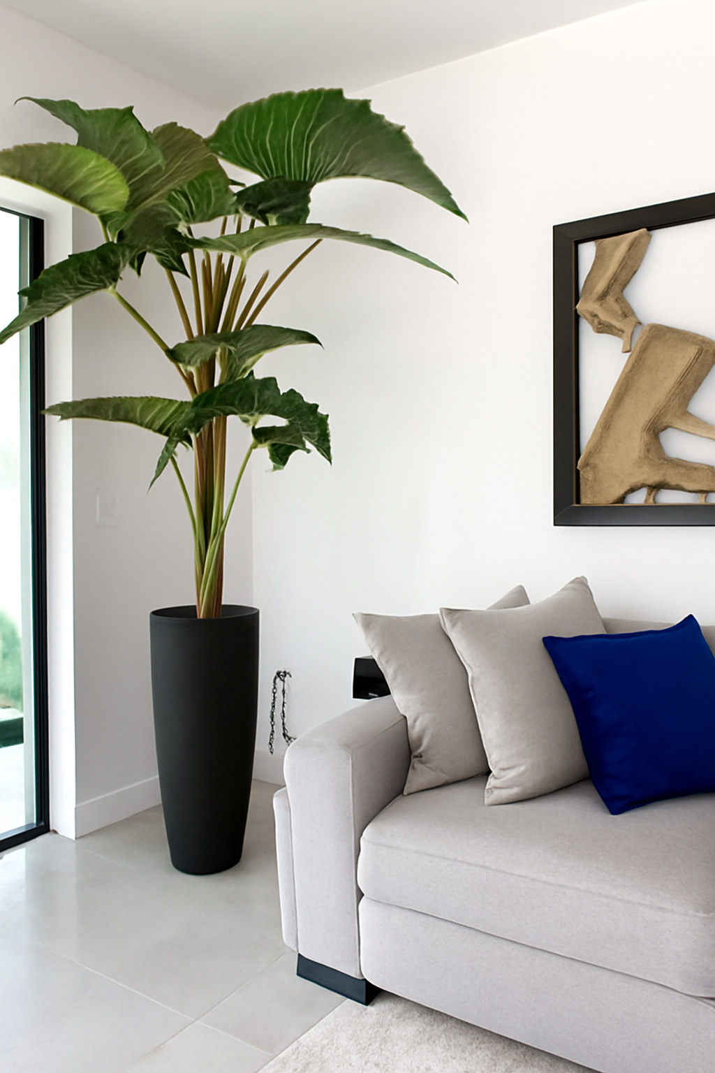 Plante artificielle en pot noir