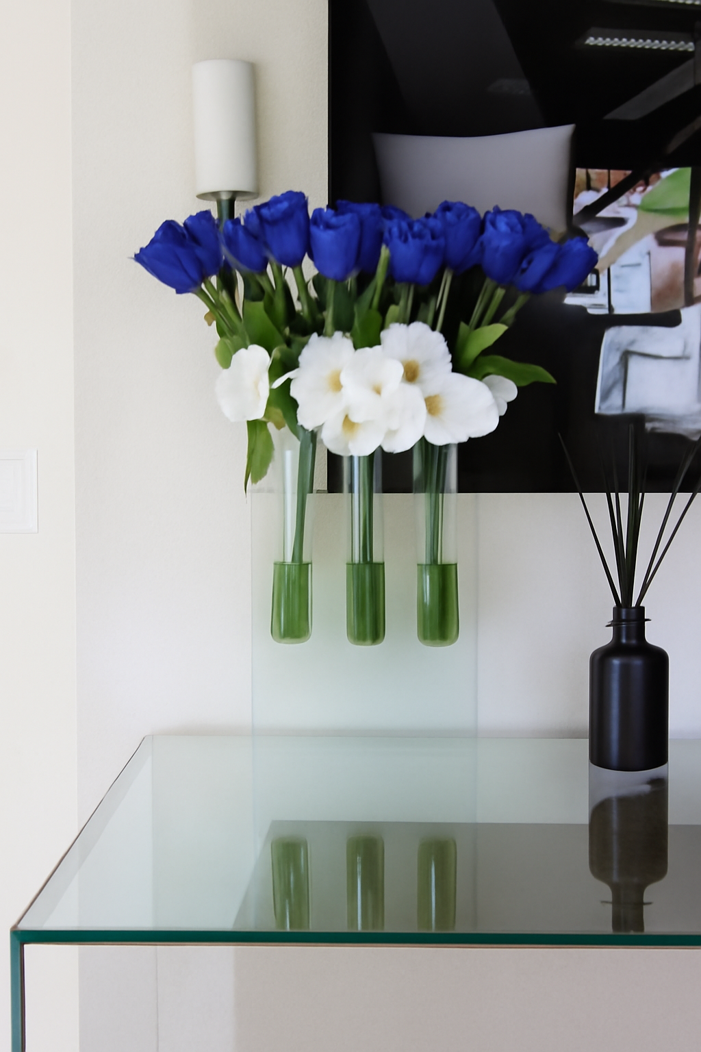 Vase soliflore triple aux fleurs bleues